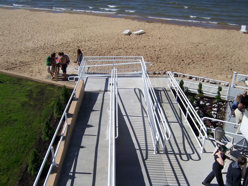 טראוורס סיטי Pinestead Reef Resort מראה חיצוני תמונה